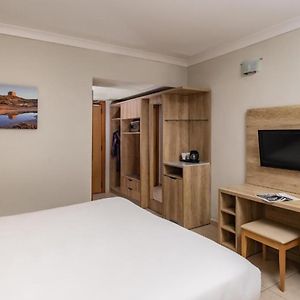 Standard Double or Twin Room Lateral Sea View